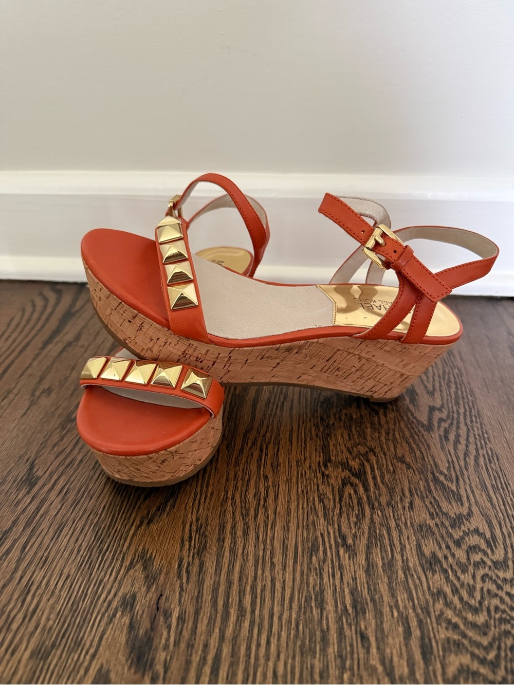 NWOB MICHAEL Michael Kors Orange Cork Wedge Sandals with Gold Studs 7.5